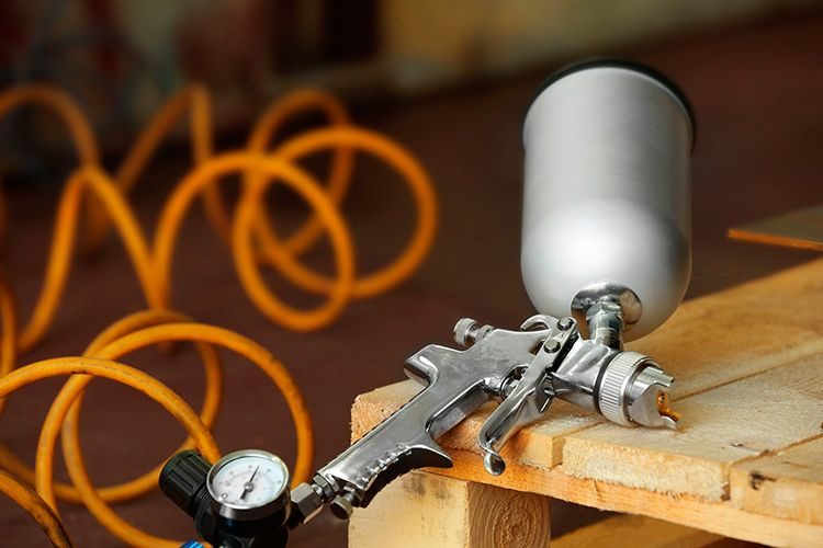 pistola-barnizado-muebles-tenerife